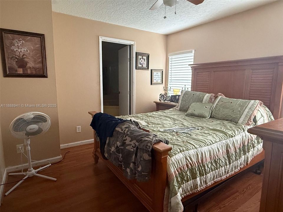 待售: $400,000 (3 贝兹, 2 浴室, 1104 平方英尺)