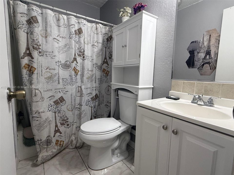 待售: $400,000 (3 贝兹, 2 浴室, 1104 平方英尺)