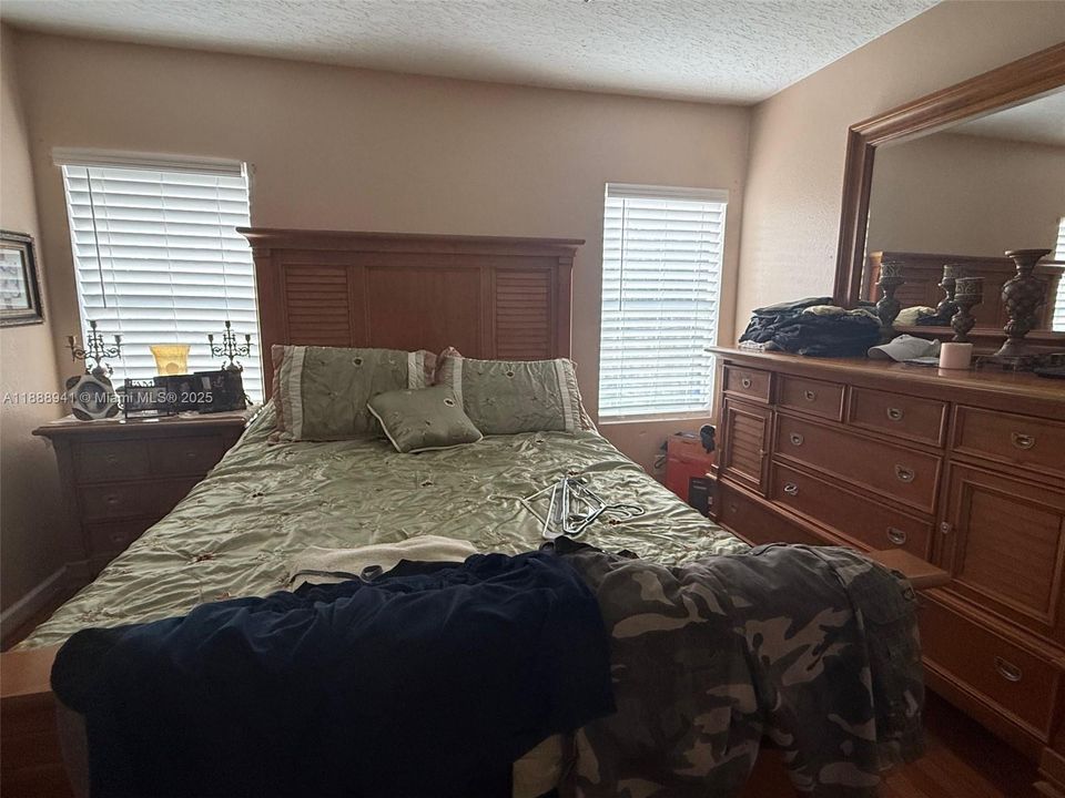 待售: $400,000 (3 贝兹, 2 浴室, 1104 平方英尺)