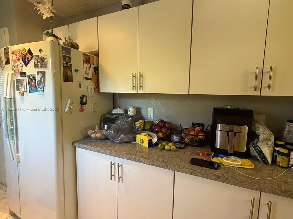 待售: $400,000 (3 贝兹, 2 浴室, 1104 平方英尺)