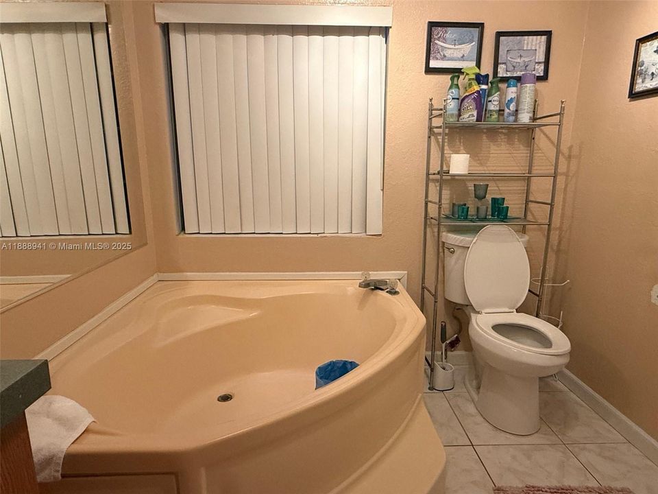 待售: $400,000 (3 贝兹, 2 浴室, 1104 平方英尺)