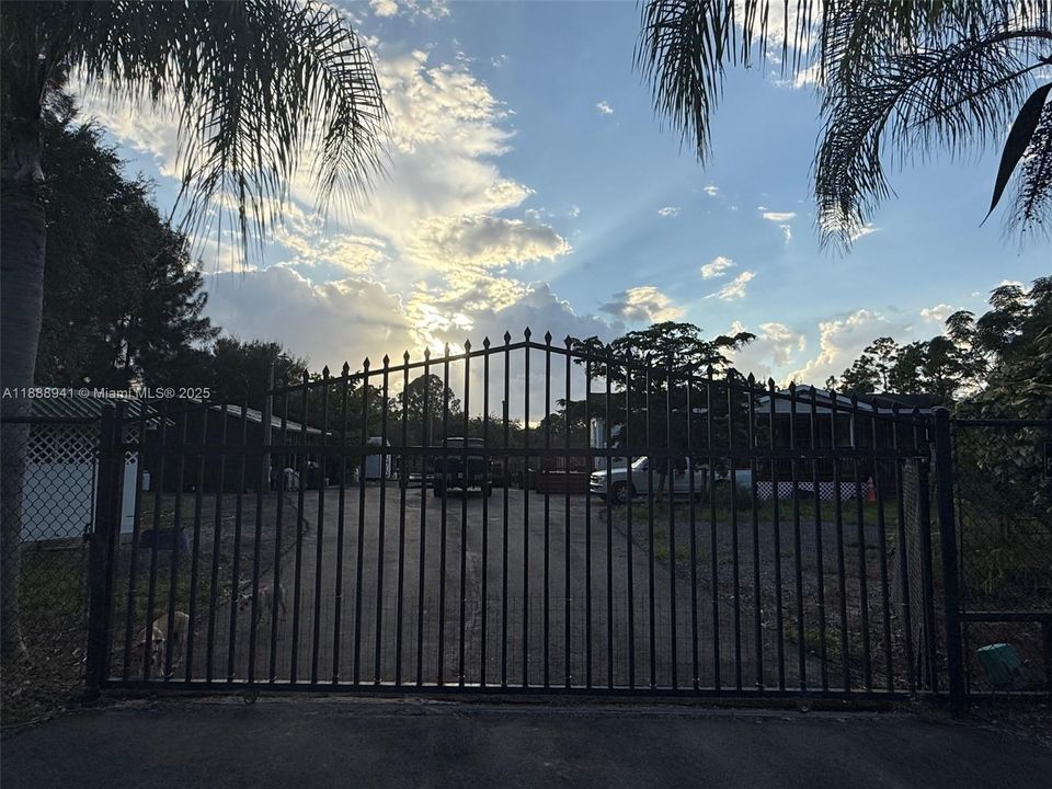 待售: $400,000 (3 贝兹, 2 浴室, 1104 平方英尺)