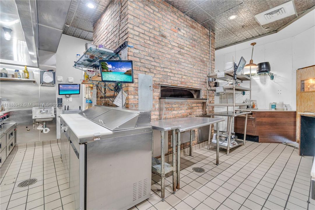 待售: $165,000 (0 贝兹, 0 浴室, 0 平方英尺)