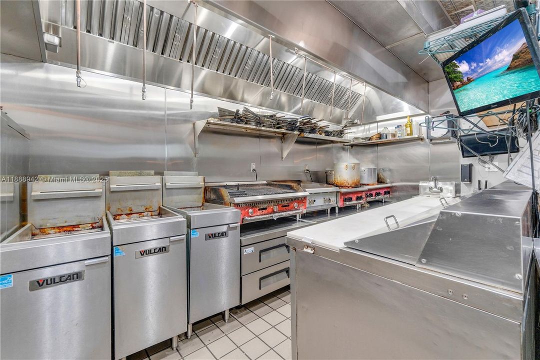 待售: $165,000 (0 贝兹, 0 浴室, 0 平方英尺)