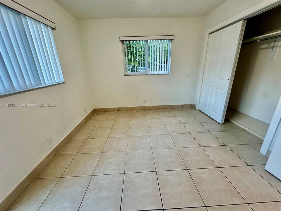 Под контрактом: $1,325 (1 спален, 1 ванн, 435 Квадратных фут)