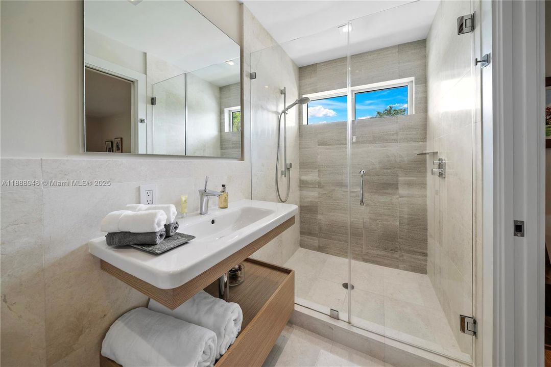 For Sale: $5,250,000 (4 beds, 4 baths, 4247 Square Feet)