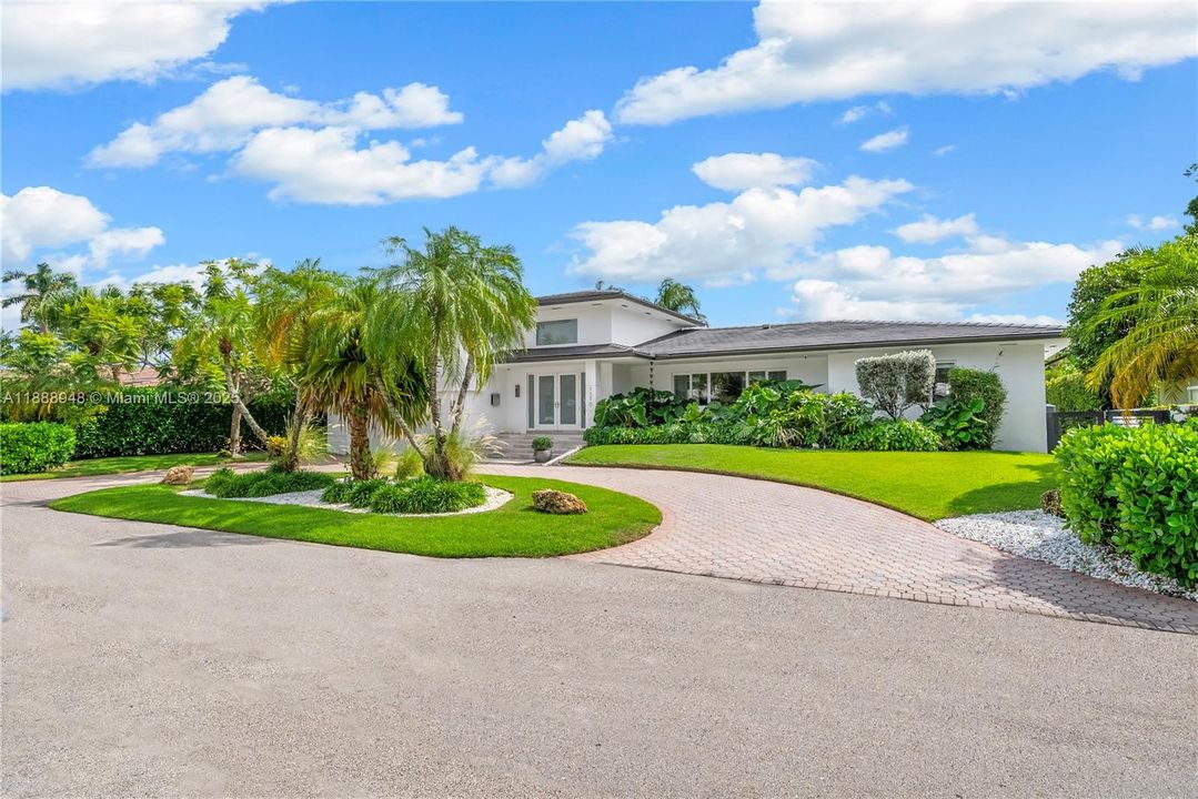 For Sale: $5,250,000 (4 beds, 4 baths, 4247 Square Feet)