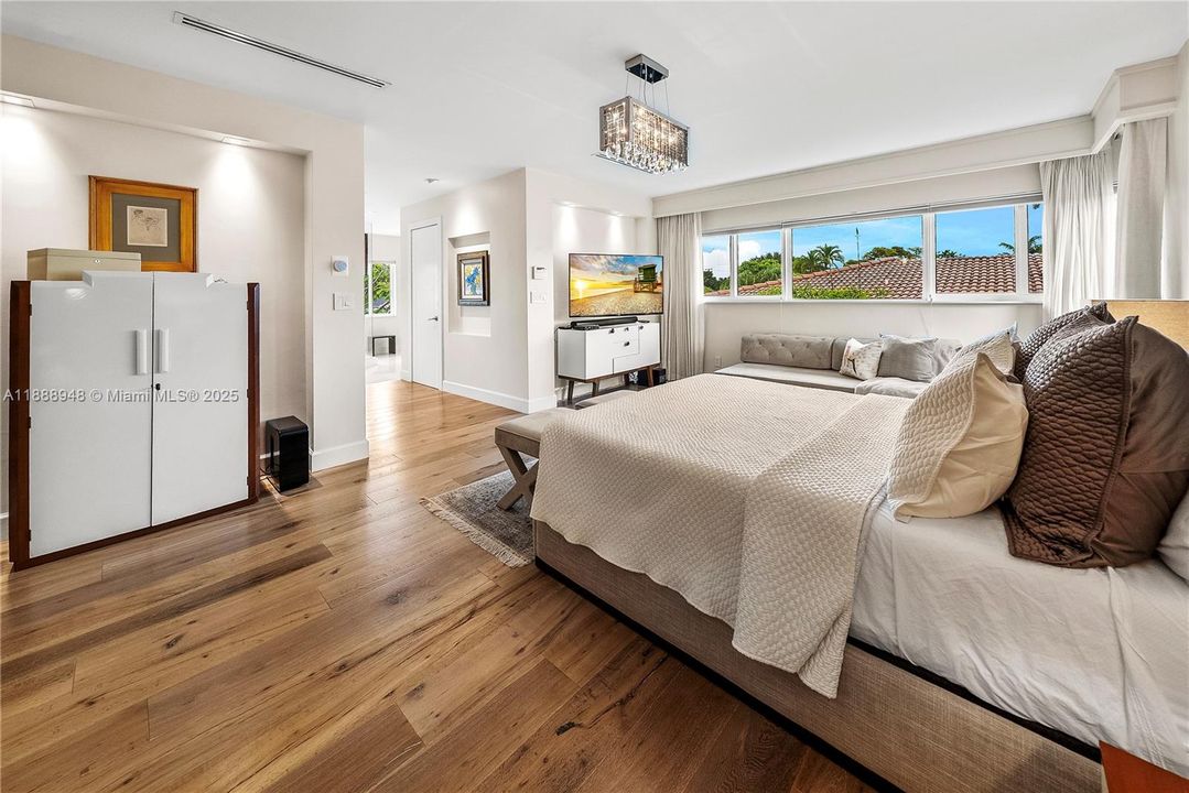 For Sale: $5,250,000 (4 beds, 4 baths, 4247 Square Feet)