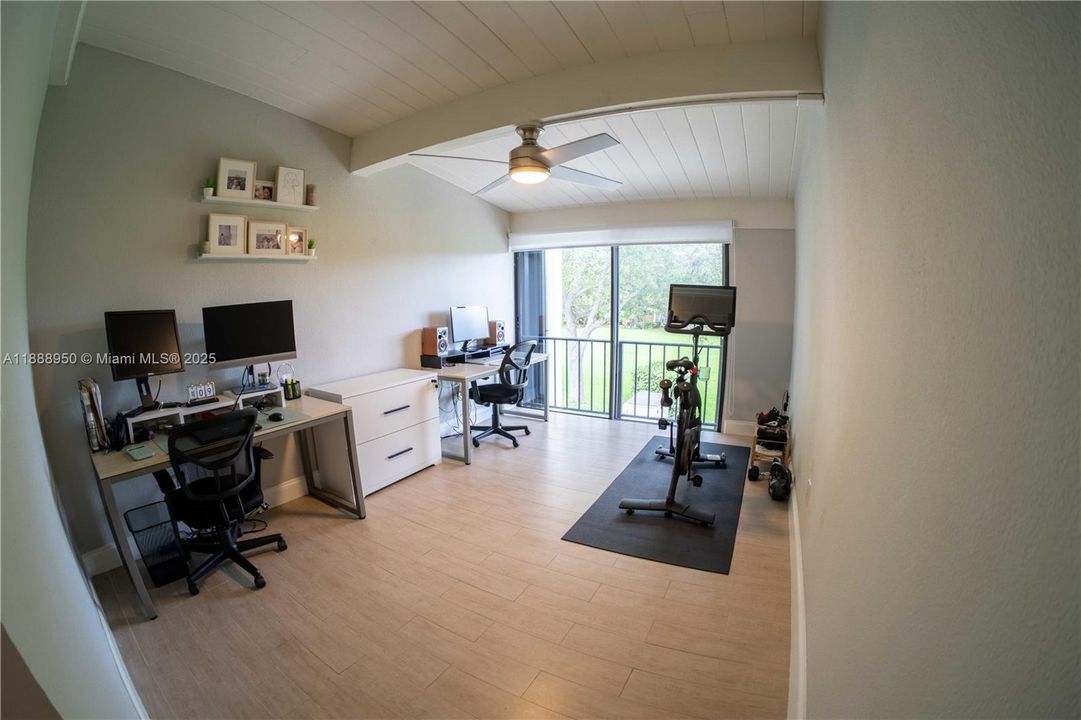 Недавно продано: $615,000 (3 спален, 2 ванн, 1680 Квадратных фут)