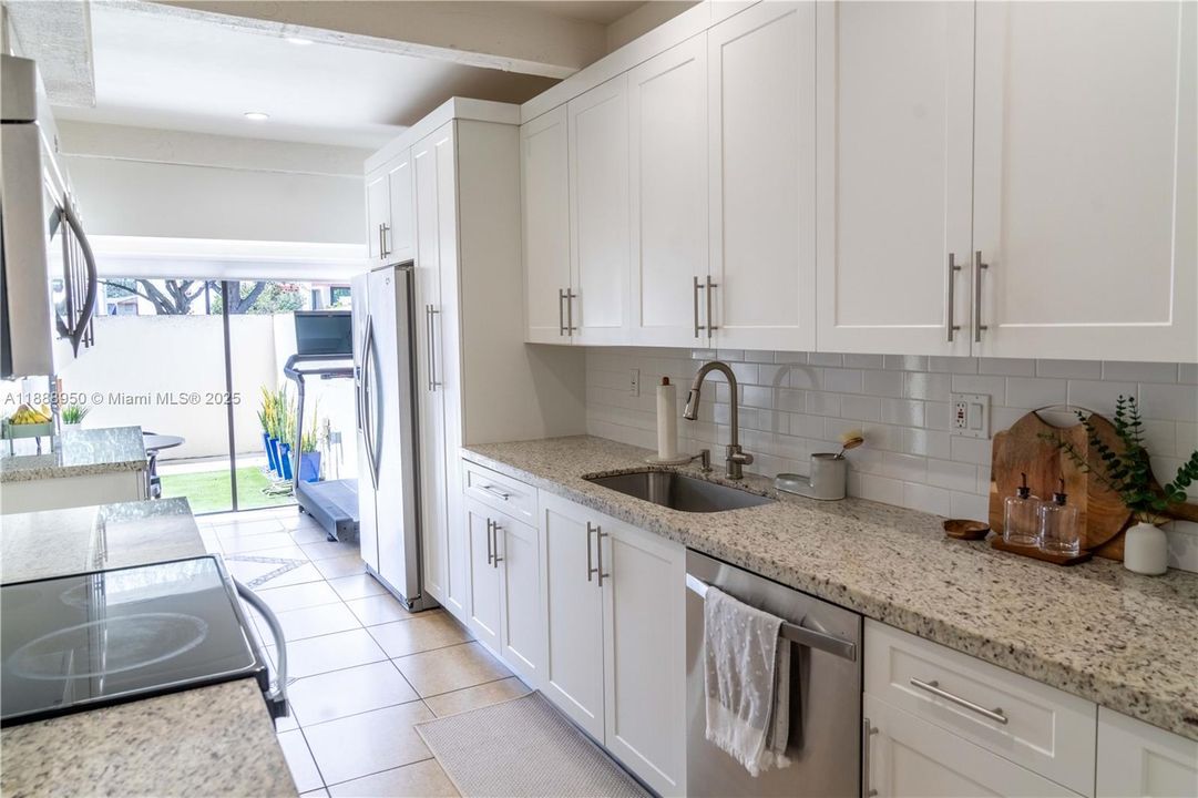 Недавно продано: $615,000 (3 спален, 2 ванн, 1680 Квадратных фут)