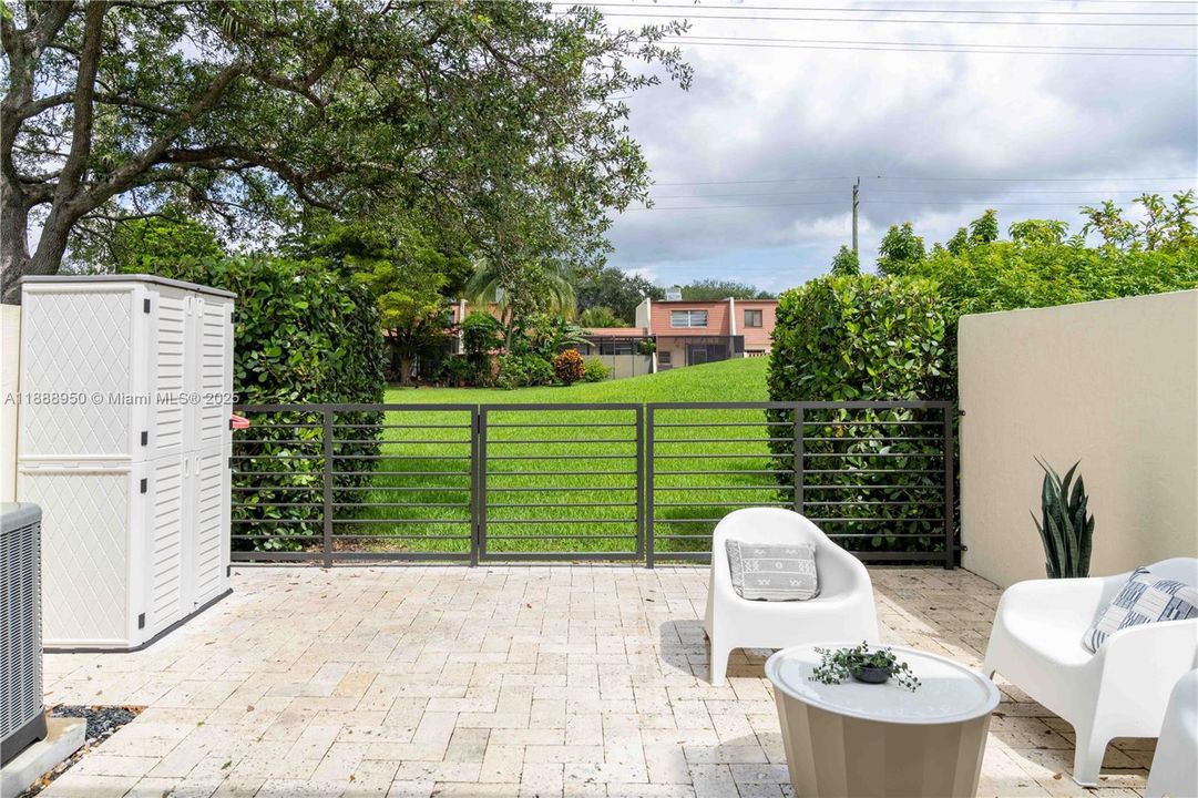 Недавно продано: $615,000 (3 спален, 2 ванн, 1680 Квадратных фут)