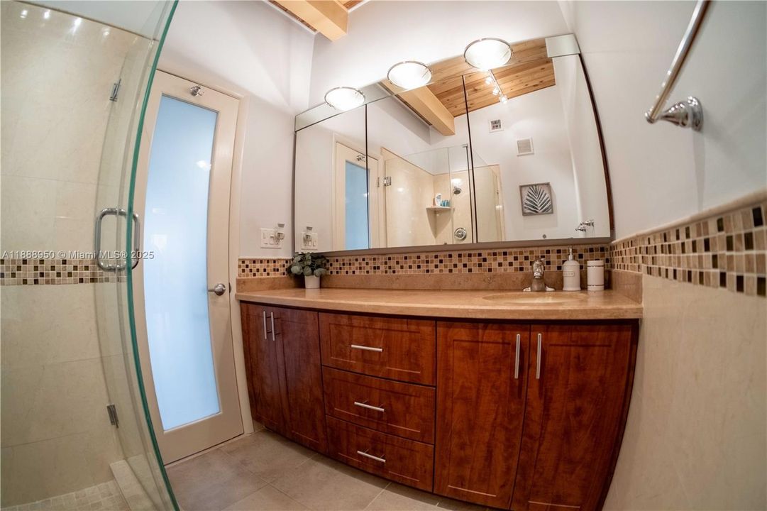 Недавно продано: $615,000 (3 спален, 2 ванн, 1680 Квадратных фут)