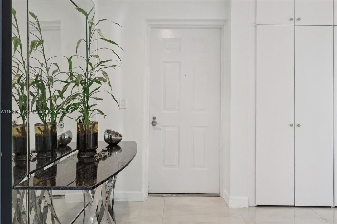 待售: $647,900 (2 贝兹, 3 浴室, 1650 平方英尺)