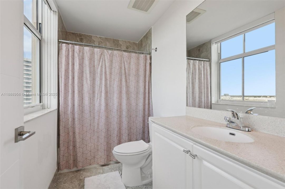 待售: $647,900 (2 贝兹, 3 浴室, 1650 平方英尺)