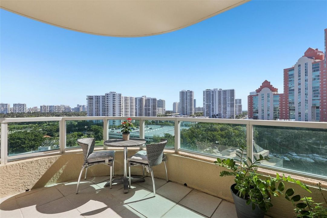 待售: $647,900 (2 贝兹, 3 浴室, 1650 平方英尺)