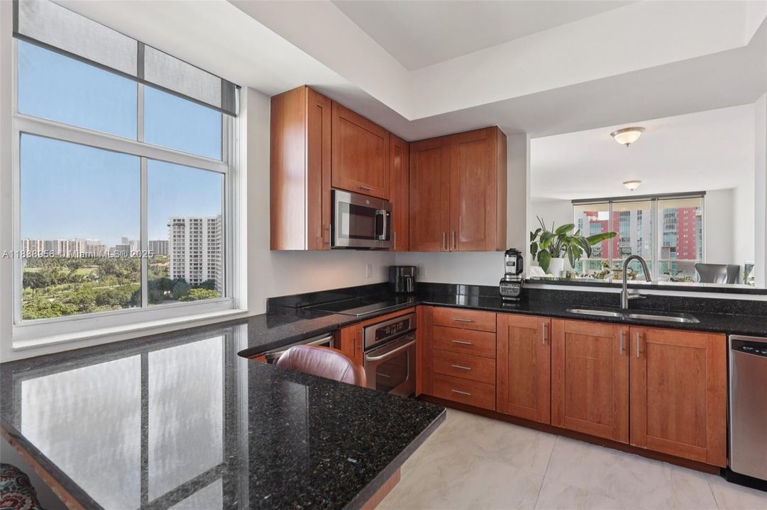 待售: $647,900 (2 贝兹, 3 浴室, 1650 平方英尺)