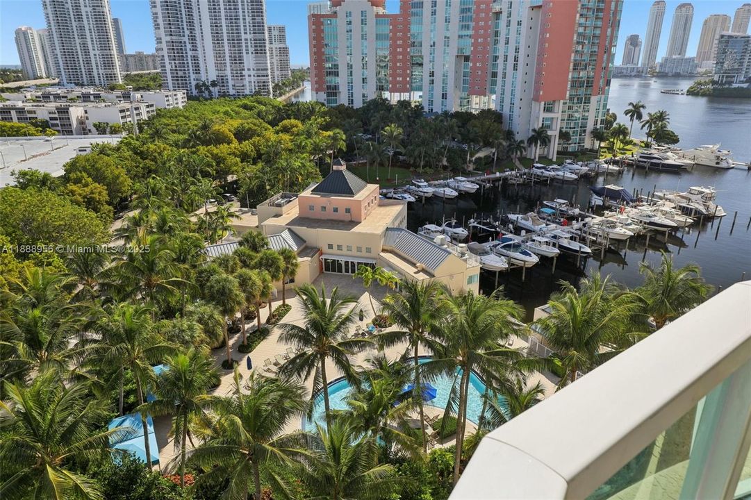 待售: $647,900 (2 贝兹, 3 浴室, 1650 平方英尺)