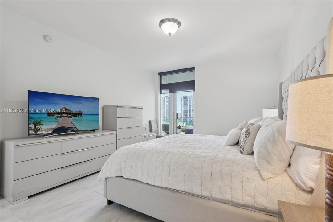 待售: $647,900 (2 贝兹, 3 浴室, 1650 平方英尺)