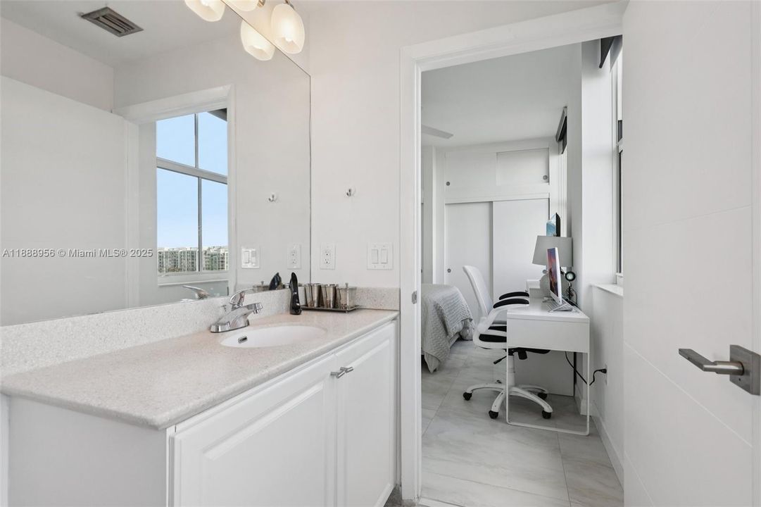 待售: $647,900 (2 贝兹, 3 浴室, 1650 平方英尺)