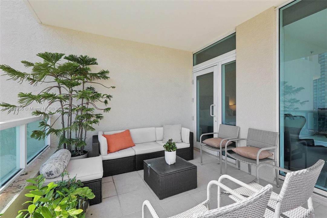 待售: $647,900 (2 贝兹, 3 浴室, 1650 平方英尺)