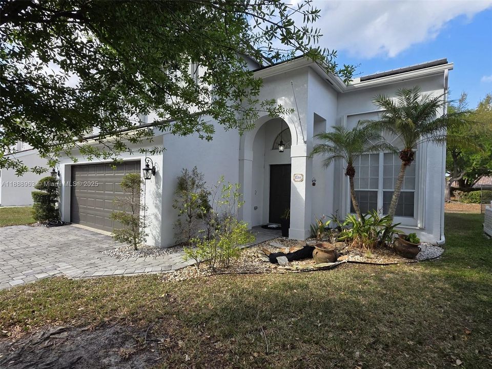 最近租的: $4,500 (3 贝兹, 2 浴室, 2223 平方英尺)