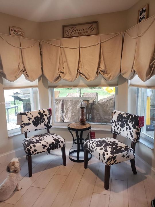 最近租的: $4,500 (3 贝兹, 2 浴室, 2223 平方英尺)