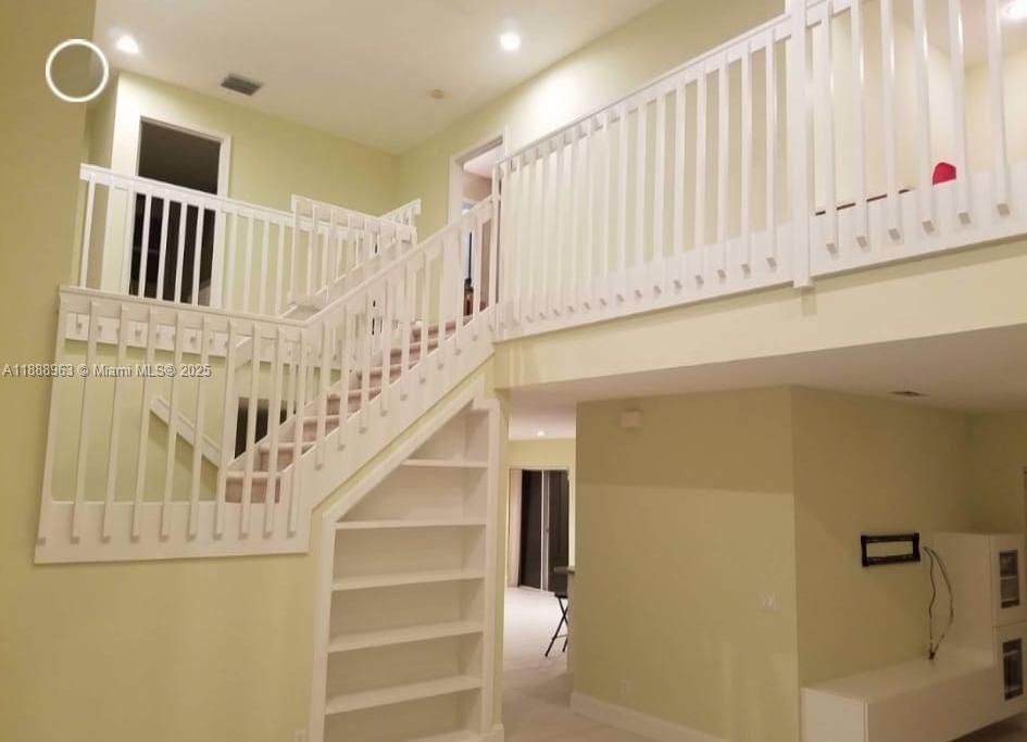 最近租的: $4,500 (3 贝兹, 2 浴室, 2223 平方英尺)