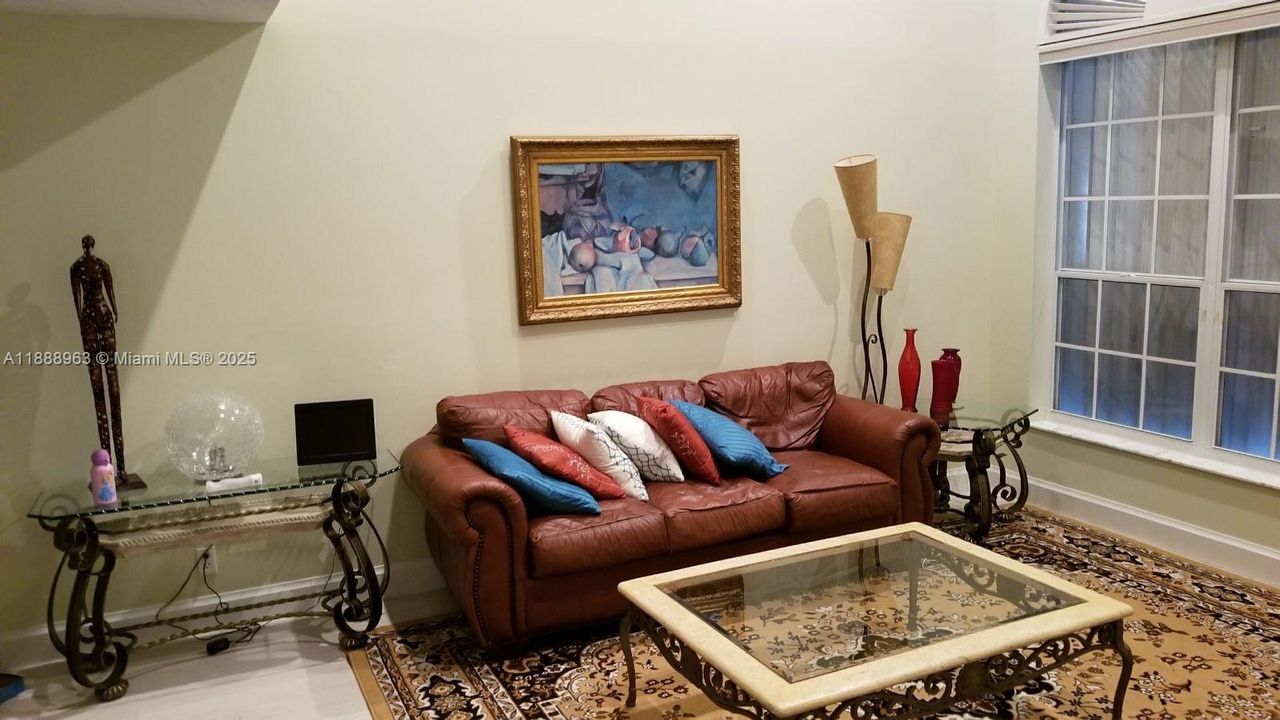 最近租的: $4,500 (3 贝兹, 2 浴室, 2223 平方英尺)