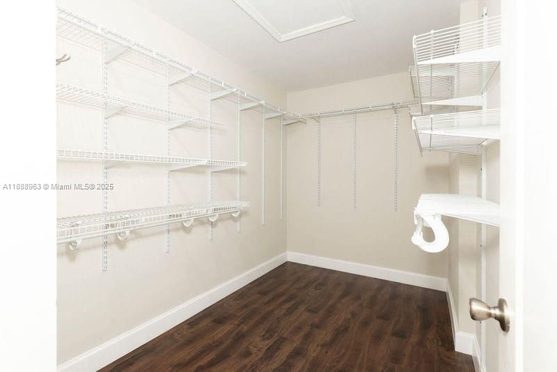 最近租的: $4,500 (3 贝兹, 2 浴室, 2223 平方英尺)