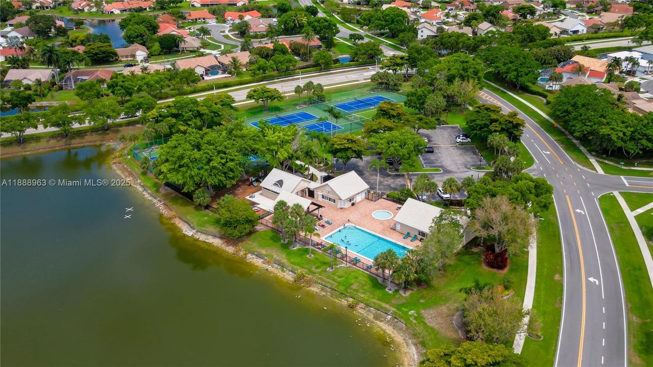 最近租的: $4,500 (3 贝兹, 2 浴室, 2223 平方英尺)