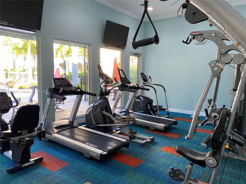 Под контрактом: $3,600 (3 спален, 2 ванн, 1734 Квадратных фут)