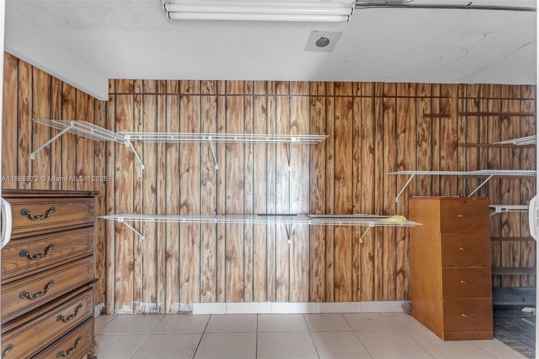 На продажу: $1,750,000 (4 спален, 2 ванн, 2196 Квадратных фут)