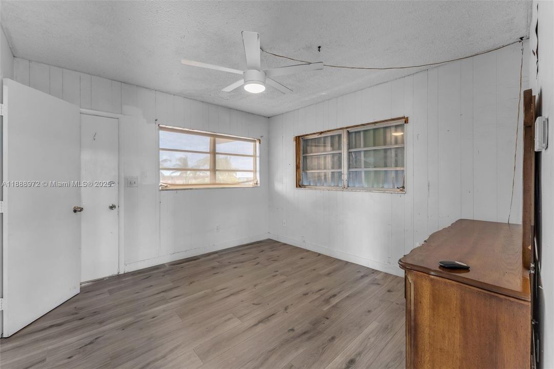 На продажу: $1,750,000 (4 спален, 2 ванн, 2196 Квадратных фут)