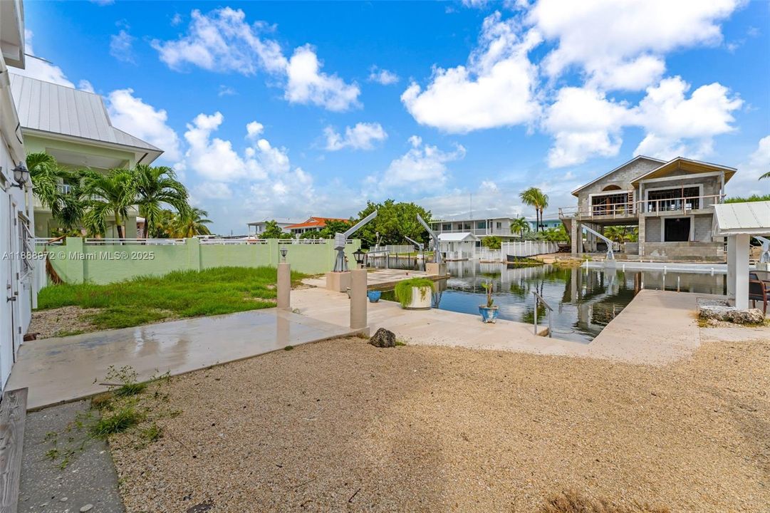 На продажу: $1,750,000 (4 спален, 2 ванн, 2196 Квадратных фут)