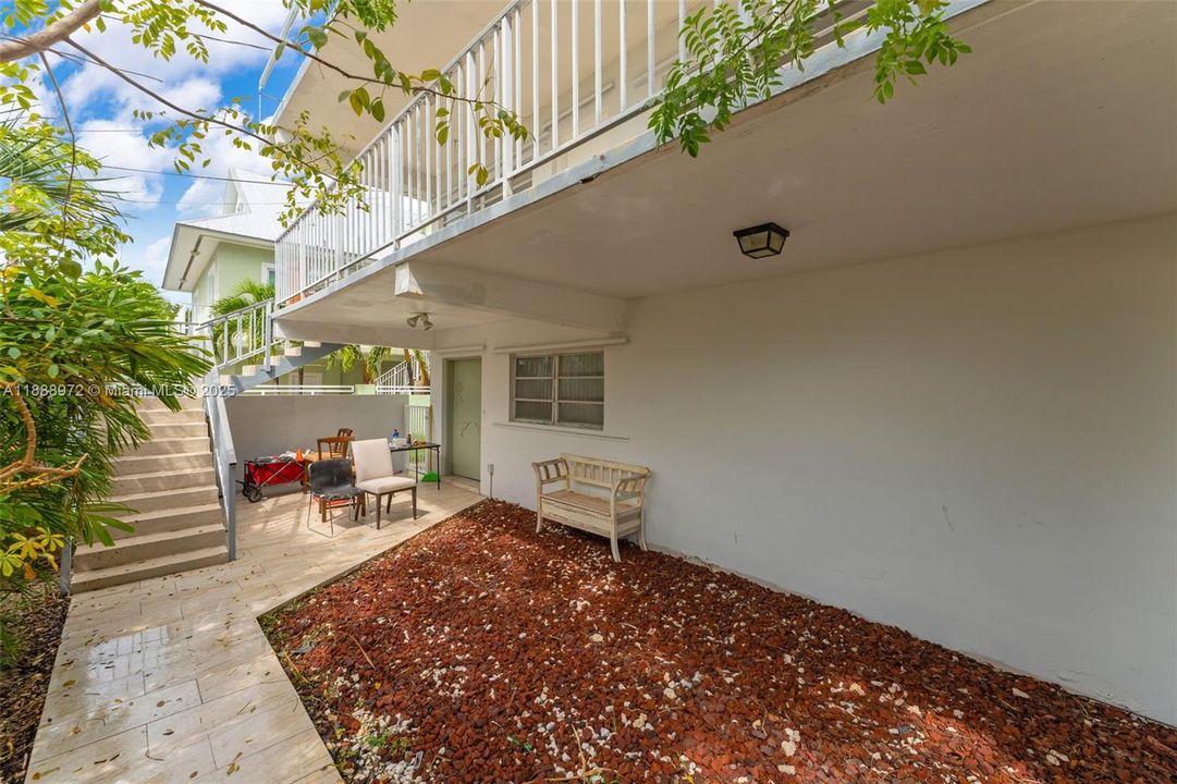 На продажу: $1,750,000 (4 спален, 2 ванн, 2196 Квадратных фут)