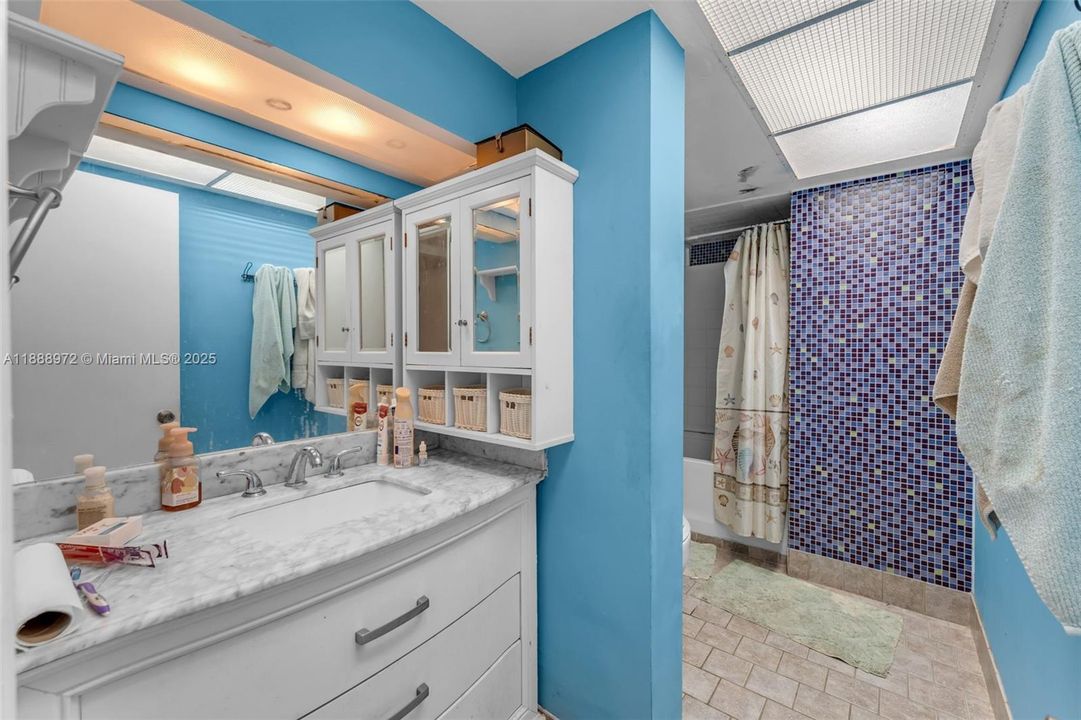 На продажу: $1,750,000 (4 спален, 2 ванн, 2196 Квадратных фут)