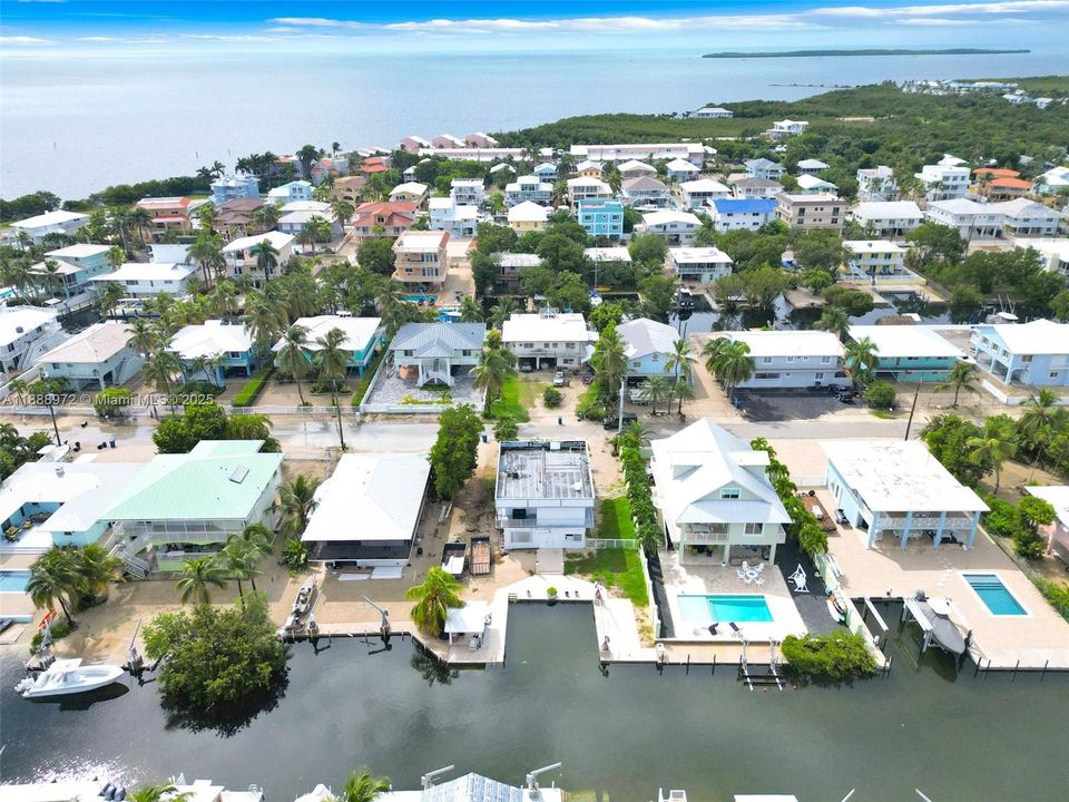 На продажу: $1,750,000 (4 спален, 2 ванн, 2196 Квадратных фут)