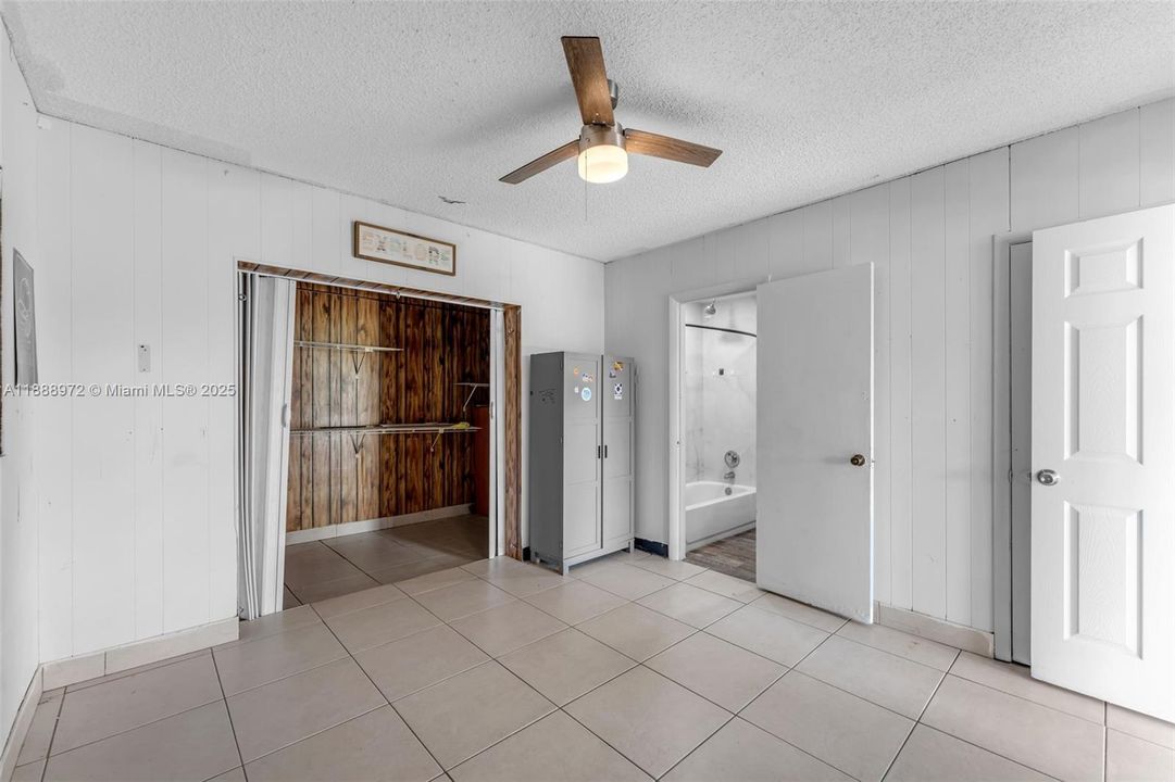 На продажу: $1,750,000 (4 спален, 2 ванн, 2196 Квадратных фут)