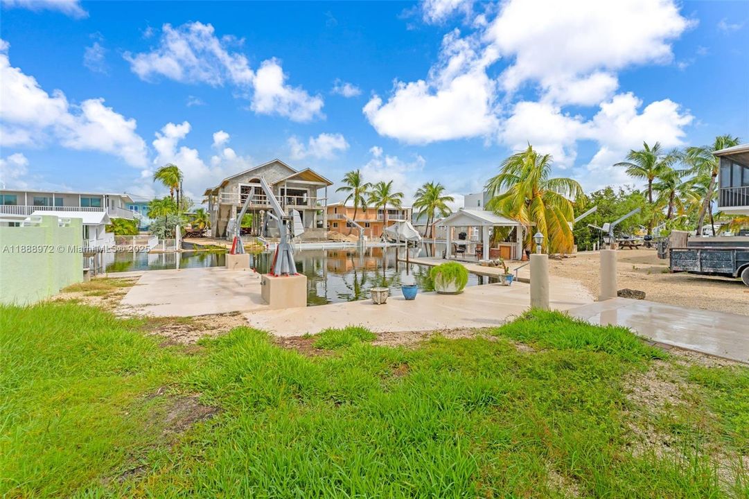 На продажу: $1,750,000 (4 спален, 2 ванн, 2196 Квадратных фут)