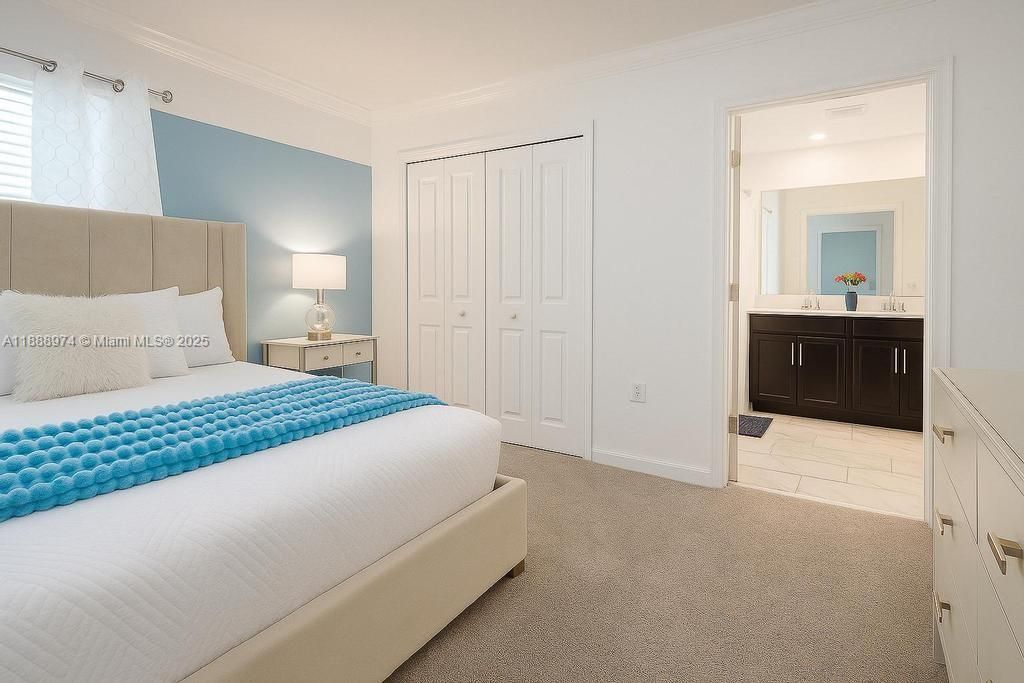 En Venta: $430,000 (4 camas, 3 baños, 1914 Pies cuadrados)