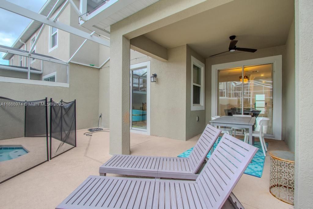 En Venta: $430,000 (4 camas, 3 baños, 1914 Pies cuadrados)