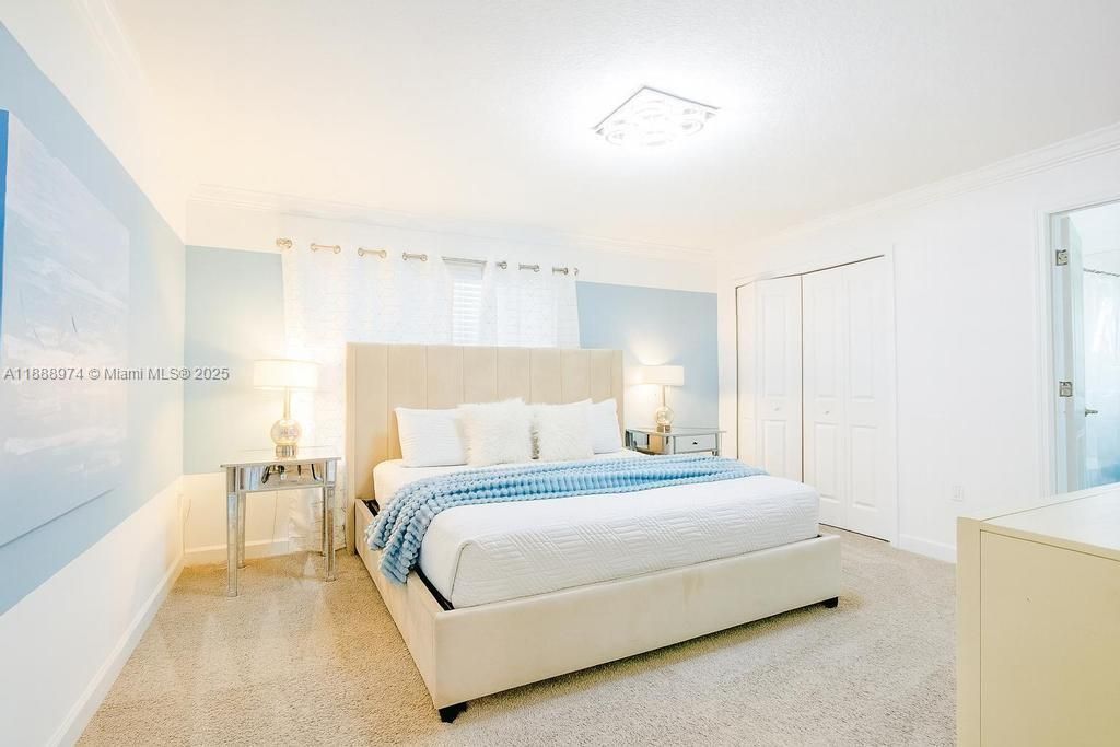 En Venta: $430,000 (4 camas, 3 baños, 1914 Pies cuadrados)