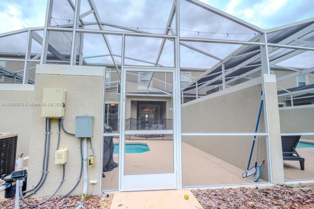 En Venta: $430,000 (4 camas, 3 baños, 1914 Pies cuadrados)