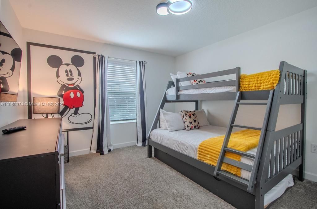 En Venta: $430,000 (4 camas, 3 baños, 1914 Pies cuadrados)