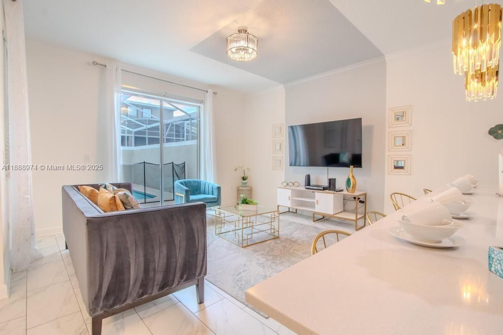 En Venta: $430,000 (4 camas, 3 baños, 1914 Pies cuadrados)