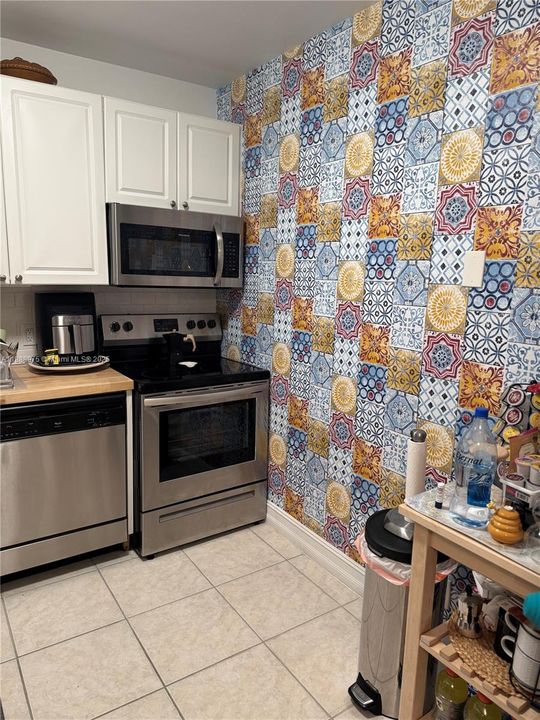 待售: $245,000 (1 贝兹, 1 浴室, 817 平方英尺)