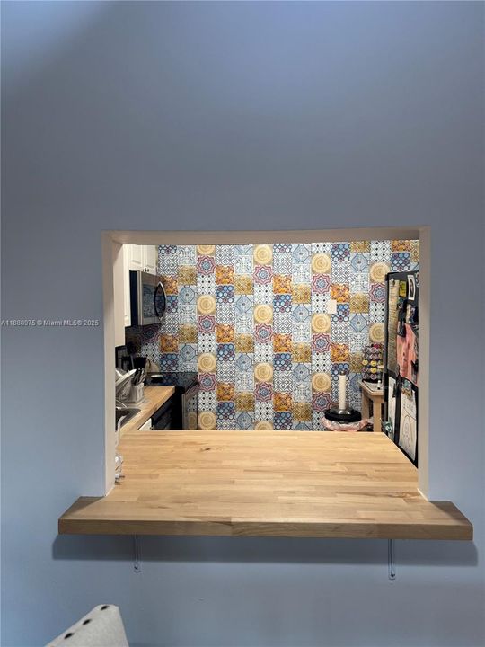 待售: $245,000 (1 贝兹, 1 浴室, 817 平方英尺)