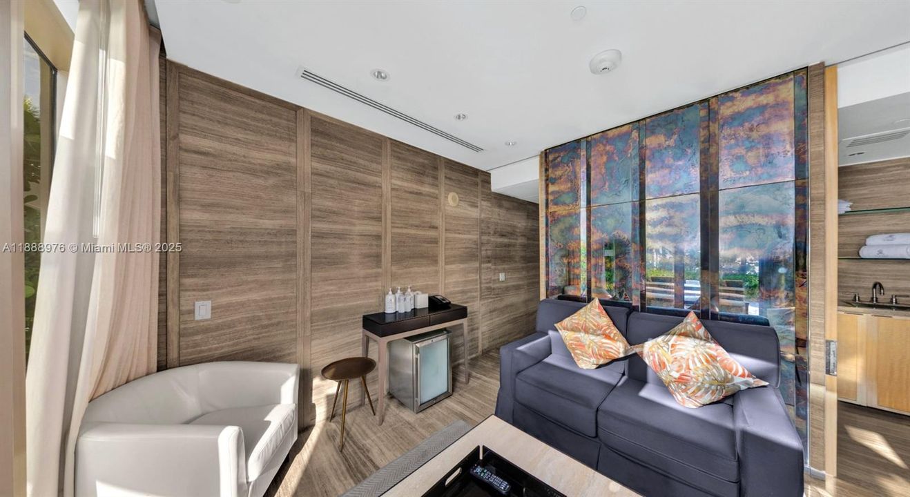 For Sale: $7,000,000 (2 beds, 2 baths, 2721 Square Feet)