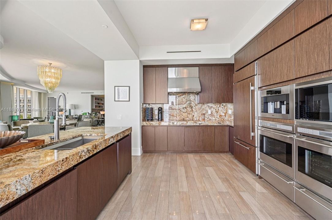 For Sale: $7,000,000 (2 beds, 2 baths, 2721 Square Feet)