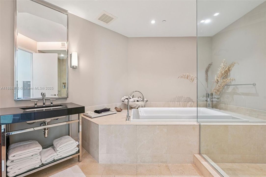 For Sale: $7,000,000 (2 beds, 2 baths, 2721 Square Feet)